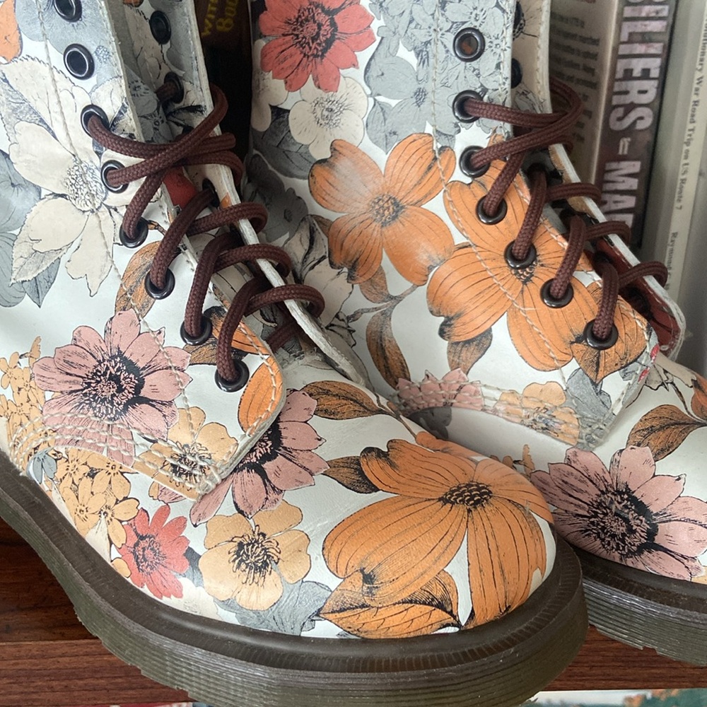 RARE! Dr. Martens 1460 Pascal Boot Floral Sand Sable Botanic Leather W Size 7 - Picture 15 of 15